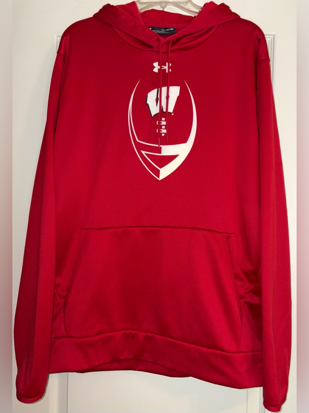 UNDER ARMOUR  
WISCONSIN BADGERS HOODIE